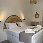 Maria's Garden Apartment *