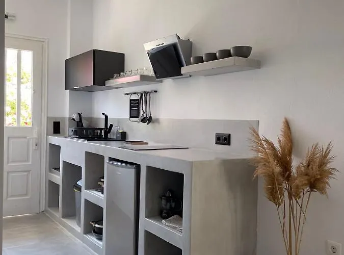 Maria's Garden Apartment *